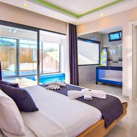 Villa Kalkan'da Kiralık ıç Ve Dış Havuzlu Balayı Villası