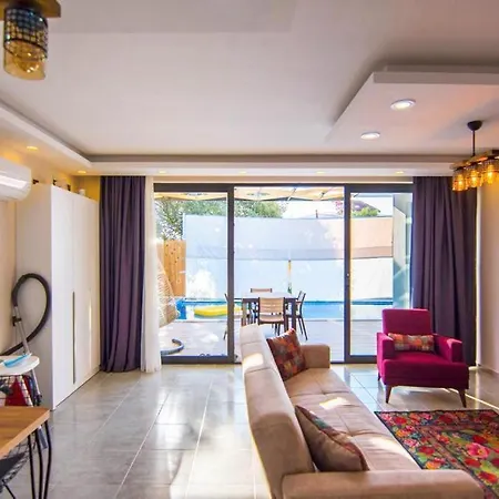 Kalkan'da Kiralık ıç Ve Dış Havuzlu Balayı Villası * Kaş