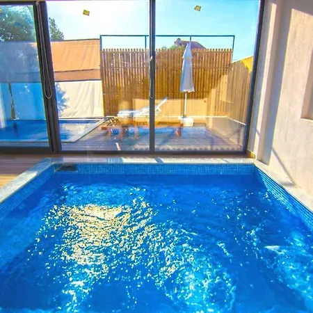 Kalkan'da Kiralık ıç Ve Dış Havuzlu Balayı Villası * Kaş